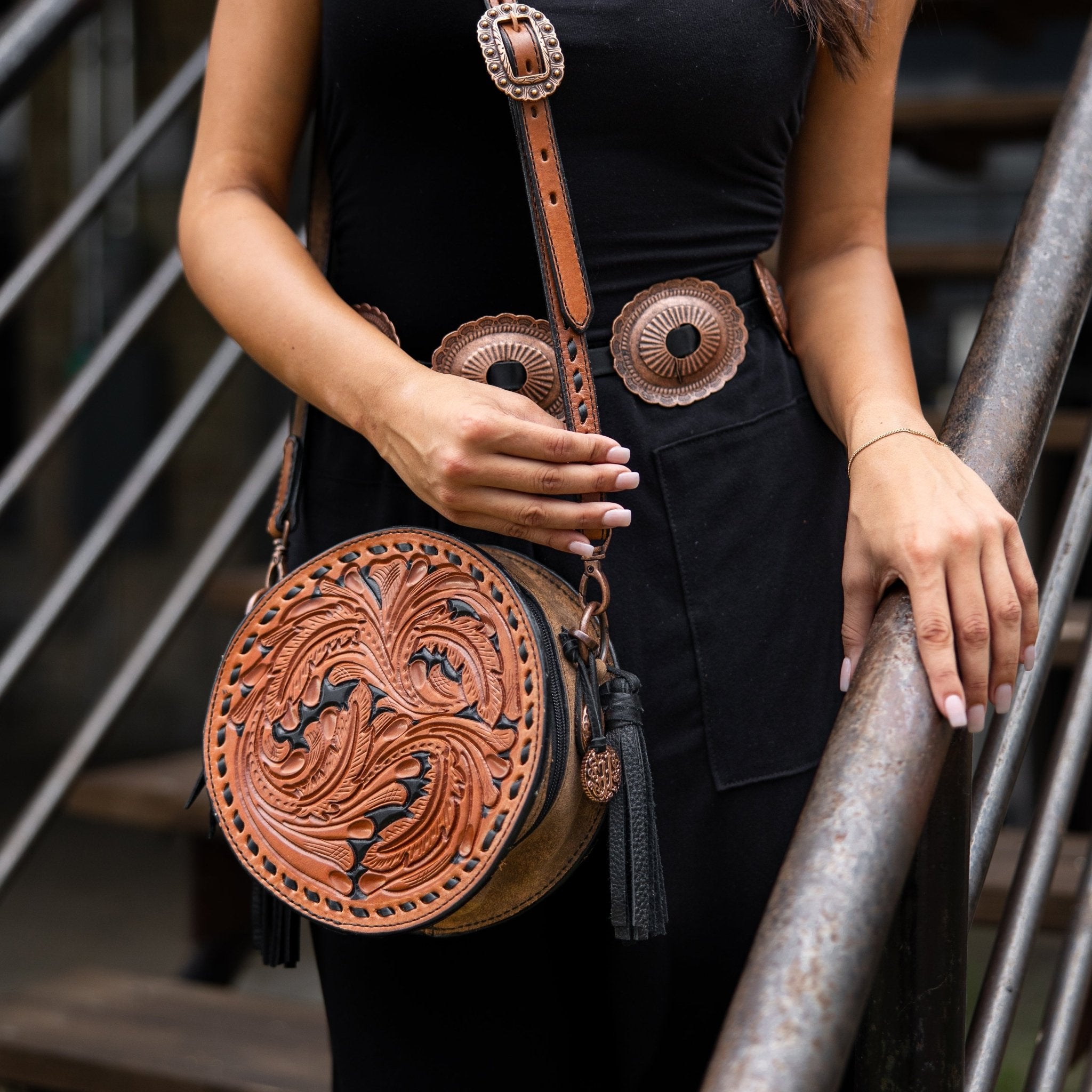CRT07 - Pecan Vintage Tooled Circle Tote - Double J Saddlery