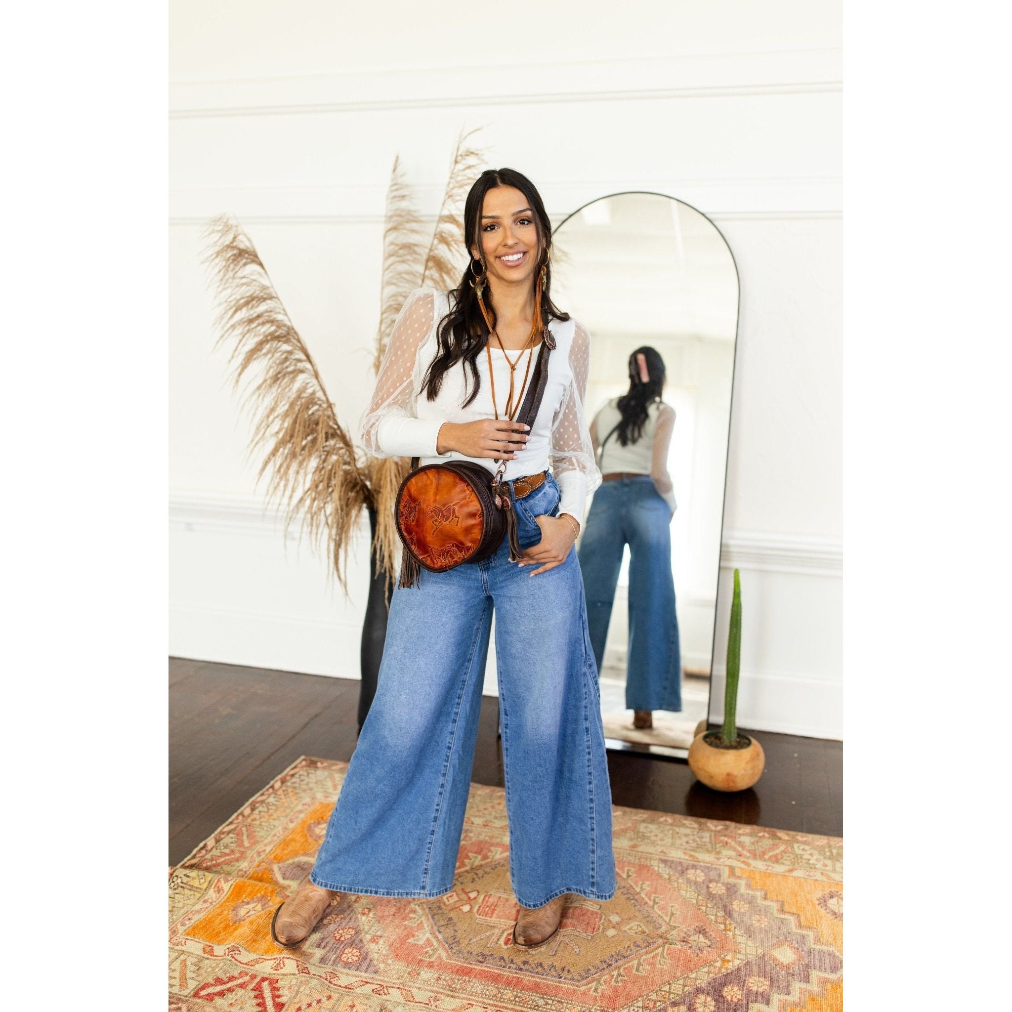 CRT10 - Saddle Tan Wild Horses Circle Tote - Double J Saddlery