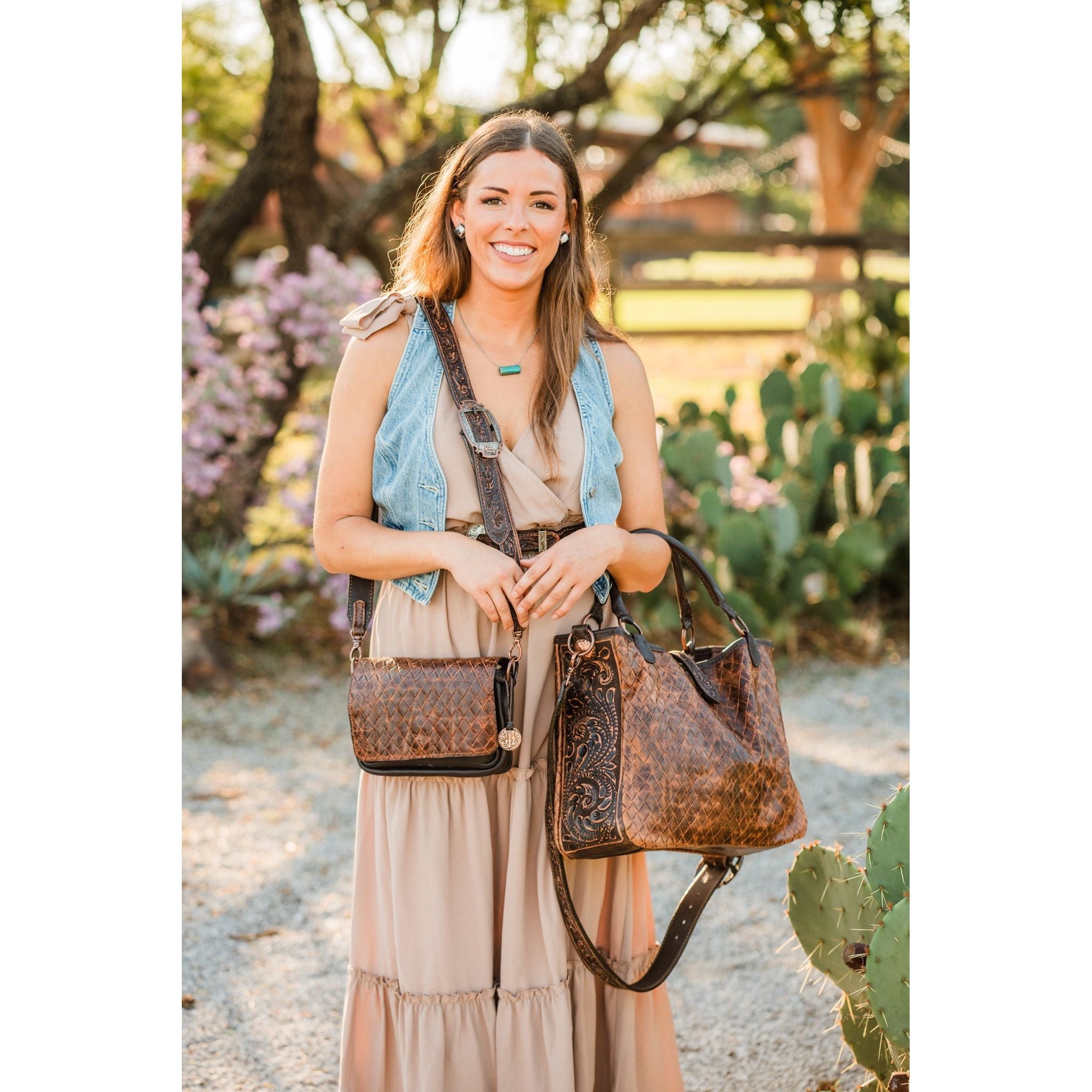 CVT04 - Diamond Weave Tooled Tote - Double J Saddlery