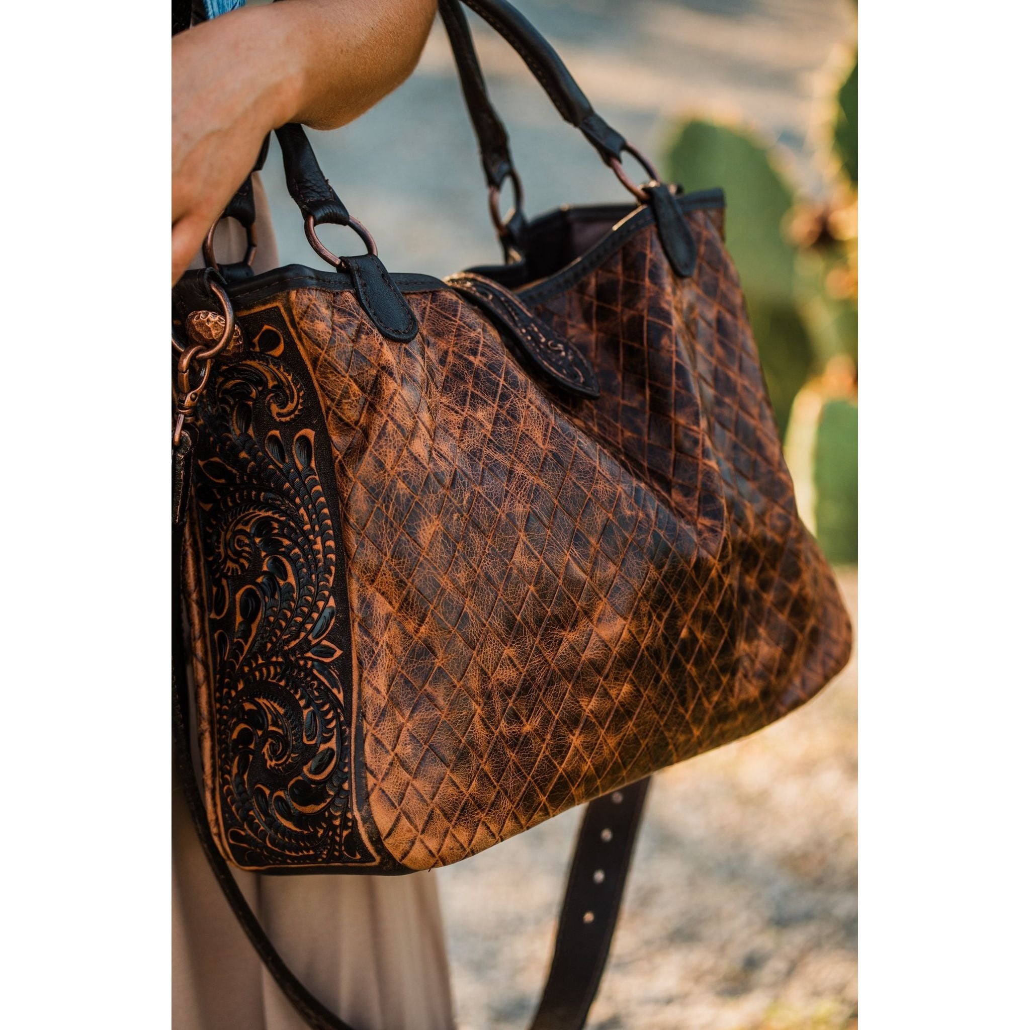 CVT04 - Diamond Weave Tooled Tote - Double J Saddlery
