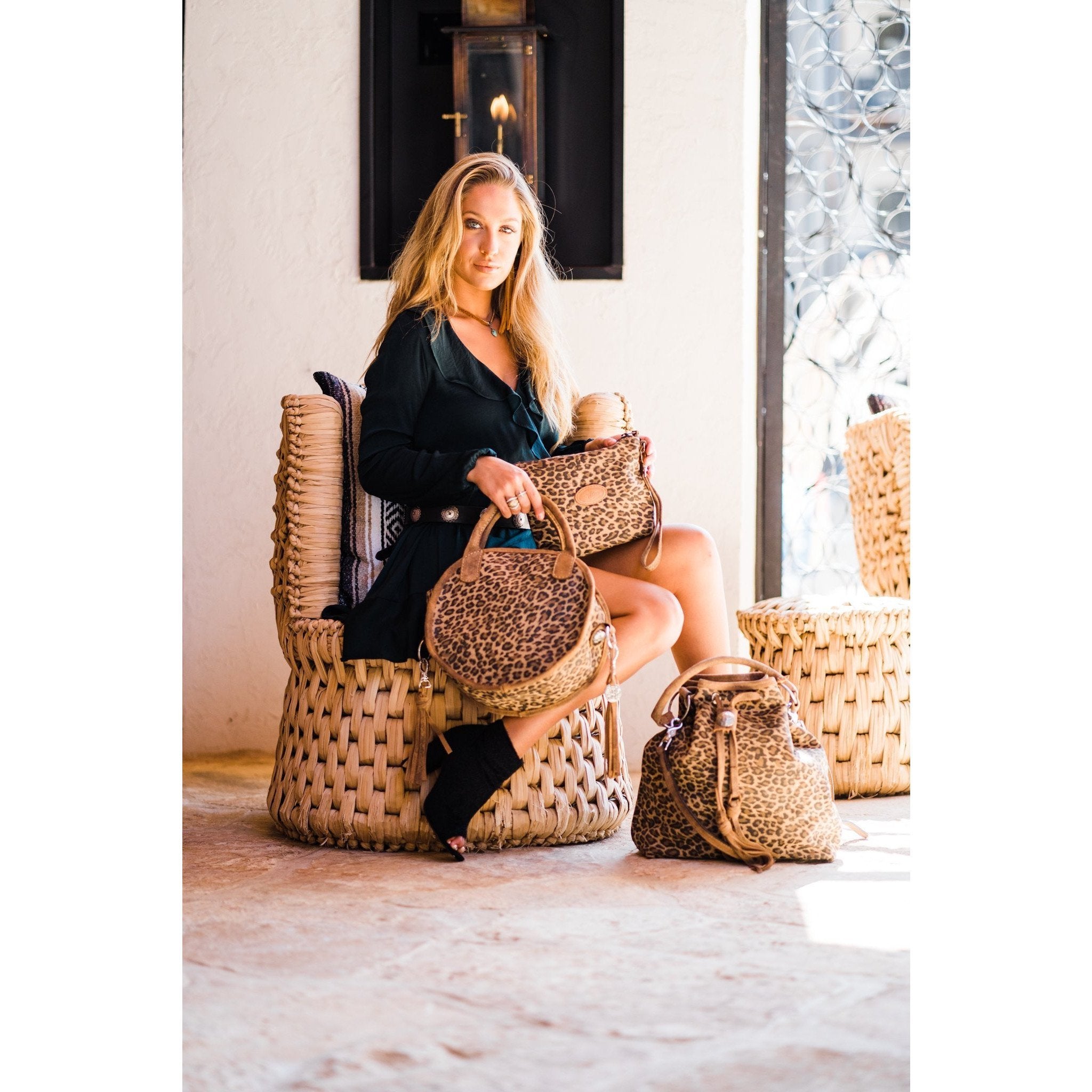 Crtl02 - Cheetah Tan Suede Print Large Circle Tote Handbag