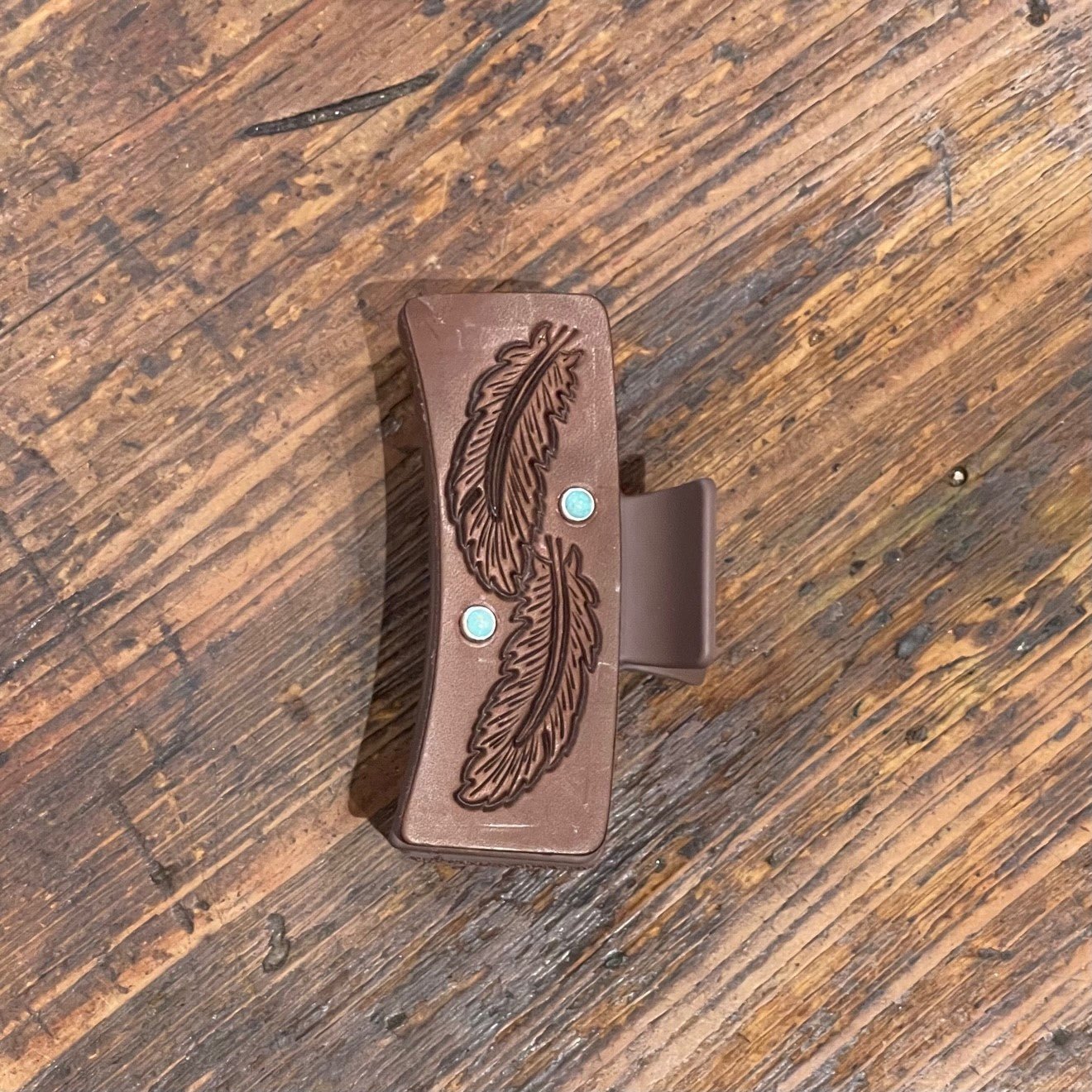 HC19 - Feather Tooled Hair Clip - Double J Saddlery
