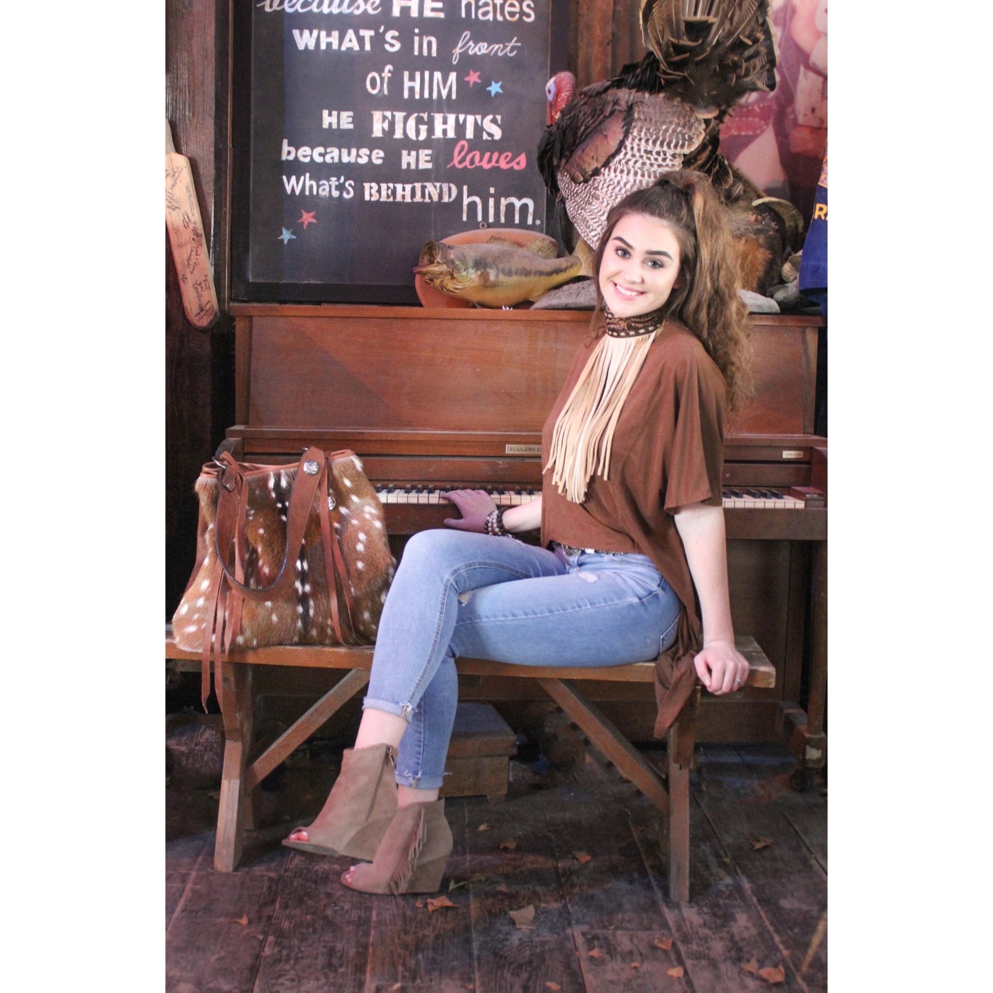 J79 - Brown Vintage Feather Tooled Choker - Double J Saddlery