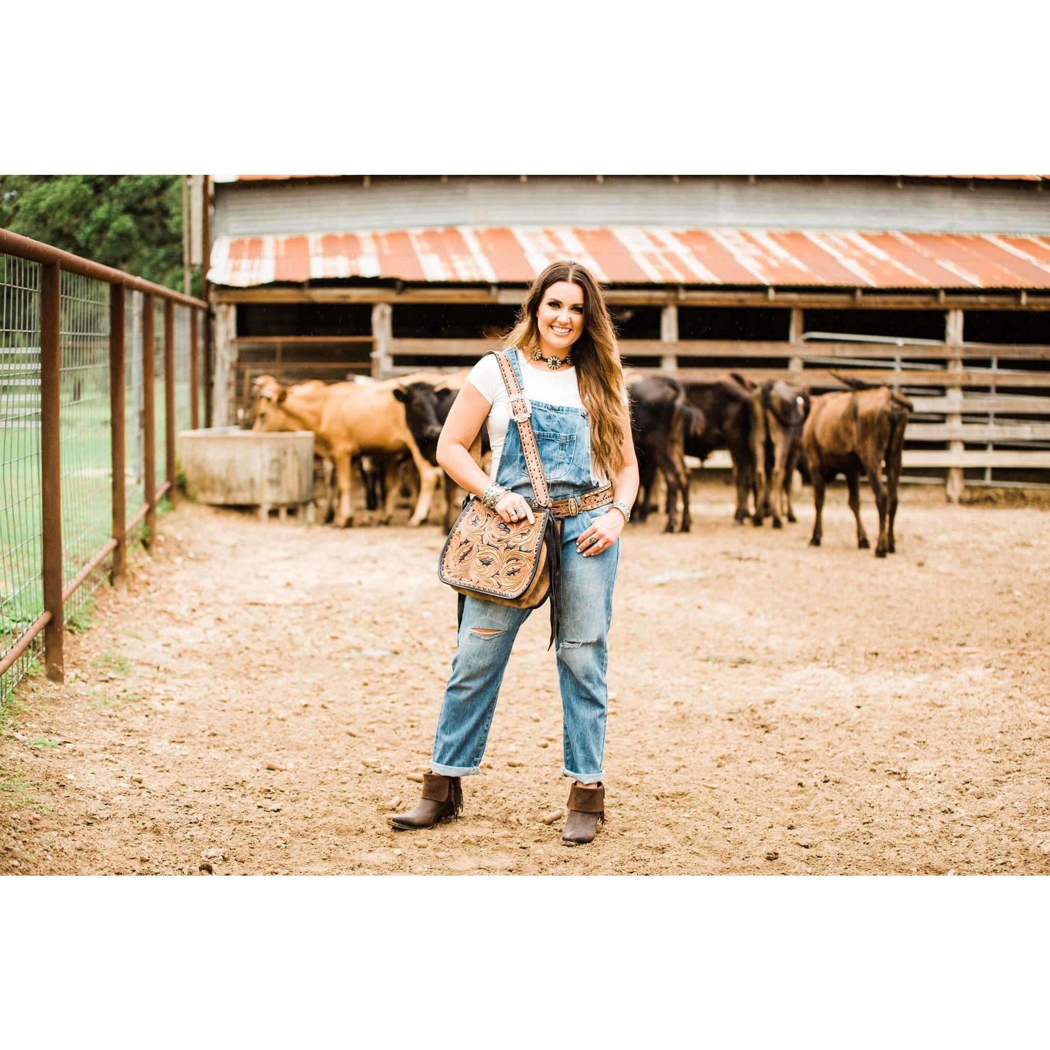 SDB04 - Pecan Vintage Tooled Small Doctor's Bag - Double J Saddlery