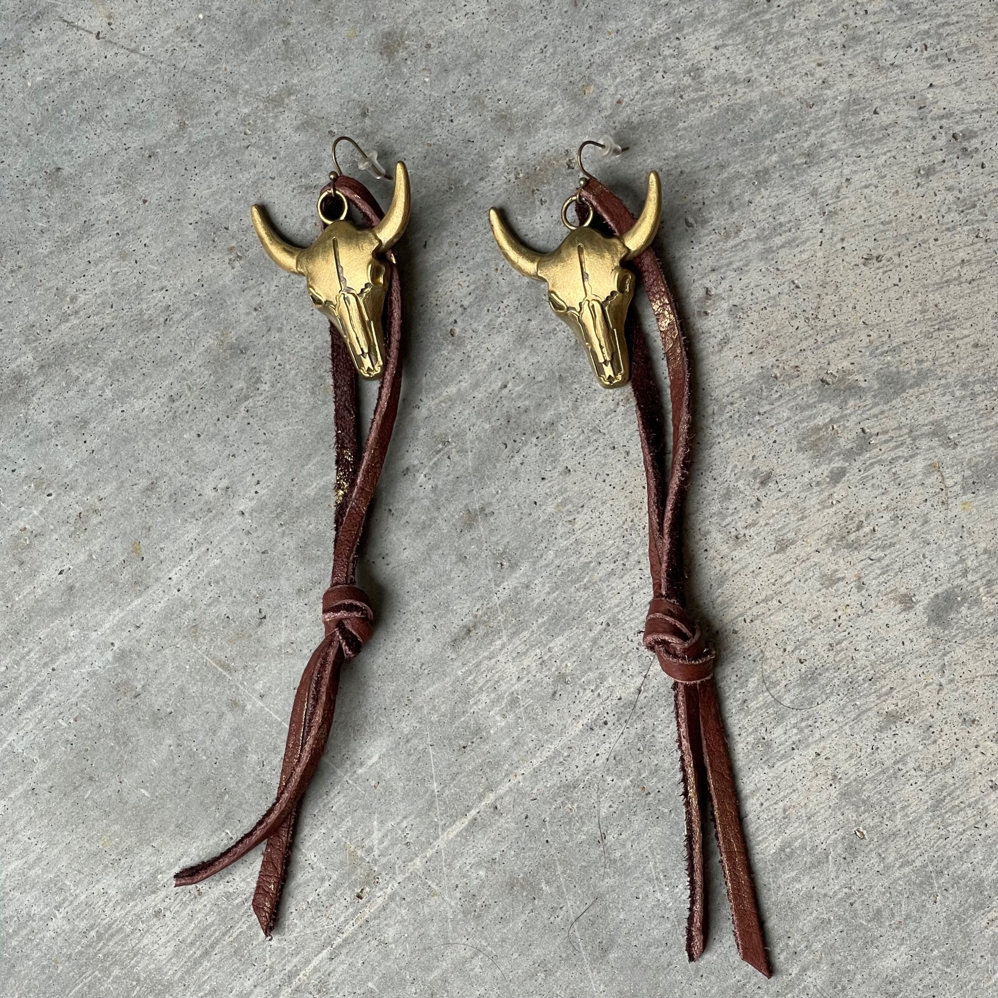 VE110 - Brass Steer Head Earrings - Double J Saddlery