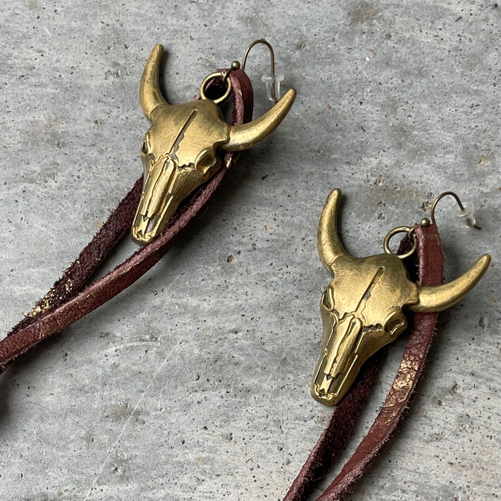 VE110 - Brass Steer Head Earrings - Double J Saddlery