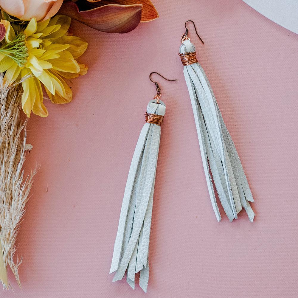 VE17 - Vestige White Leather Tassel Earrings - Double J Saddlery