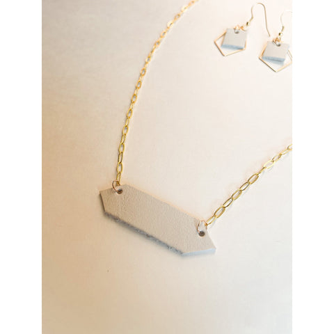 VN118 - The Minimalist White Leather Necklace - Double J Saddlery