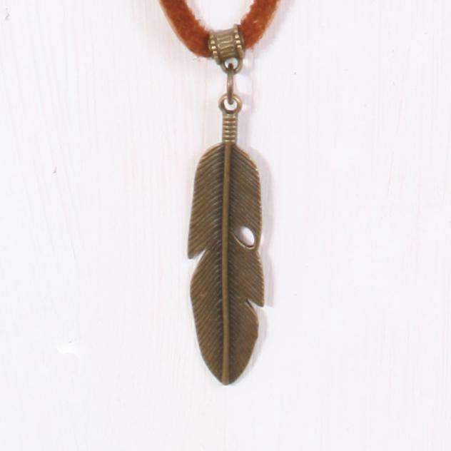 VN81 - Vestige Brandy Elk Skin Necklace - Double J Saddlery