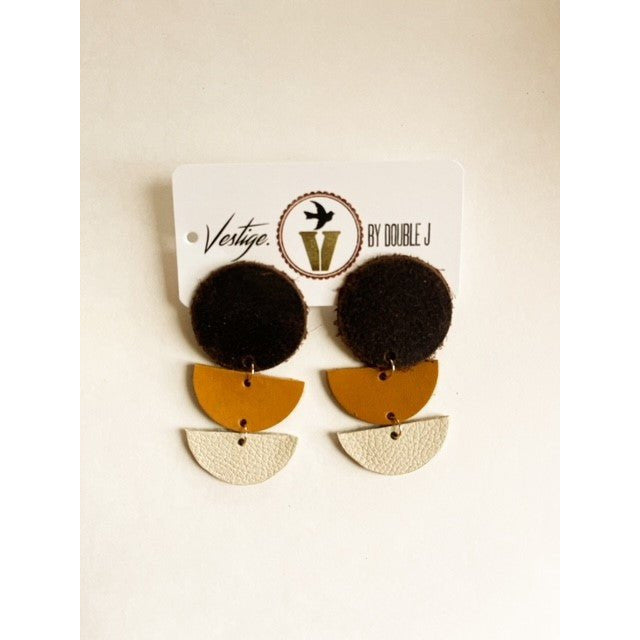 VE135- Natural Phase Earrings - Double J Saddlery