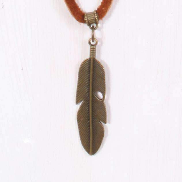 VN81 - Vestige Brandy Elk Skin Necklace - Double J Saddlery